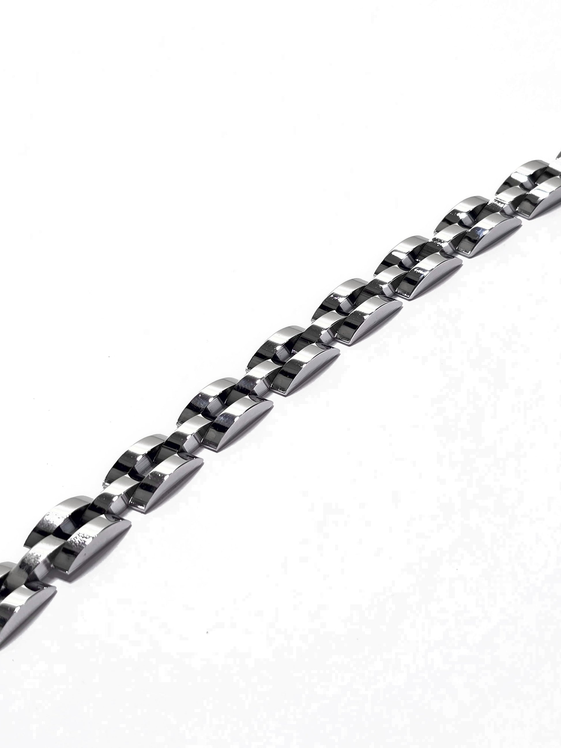 AB1000006_3